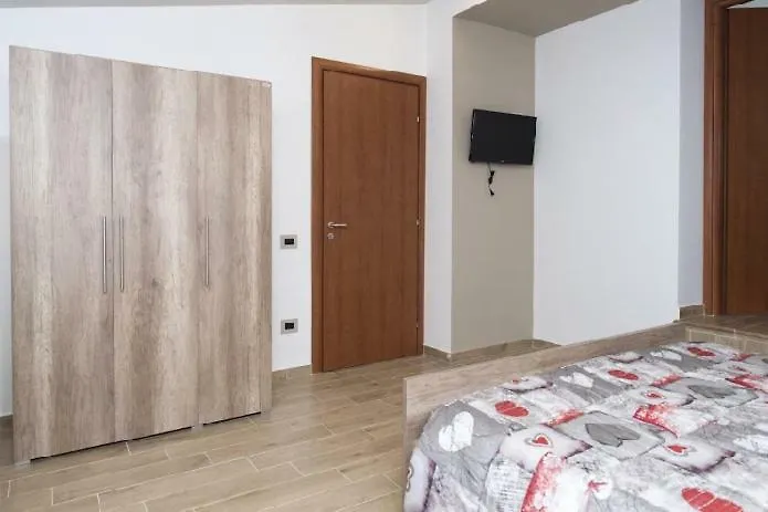 A Due Passi ベッド・アンド・ブレックファスト ロリカ