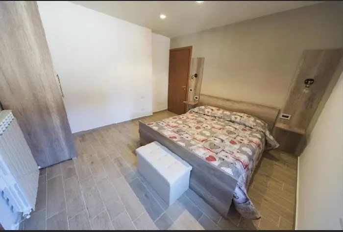 A Due Passi לינה וארוחת בוקר לוריקה