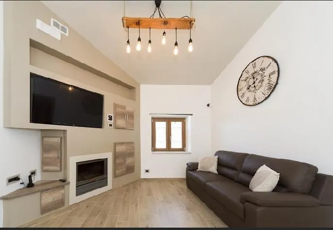 לינה וארוחת בוקר A Due Passi *